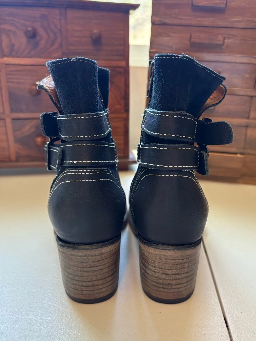 Freebird Shiloh Black Suede Ankle Booties Size 7